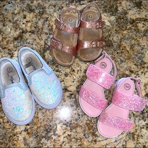 3 pairs toddler shoes 🎀 LIKE NEW!